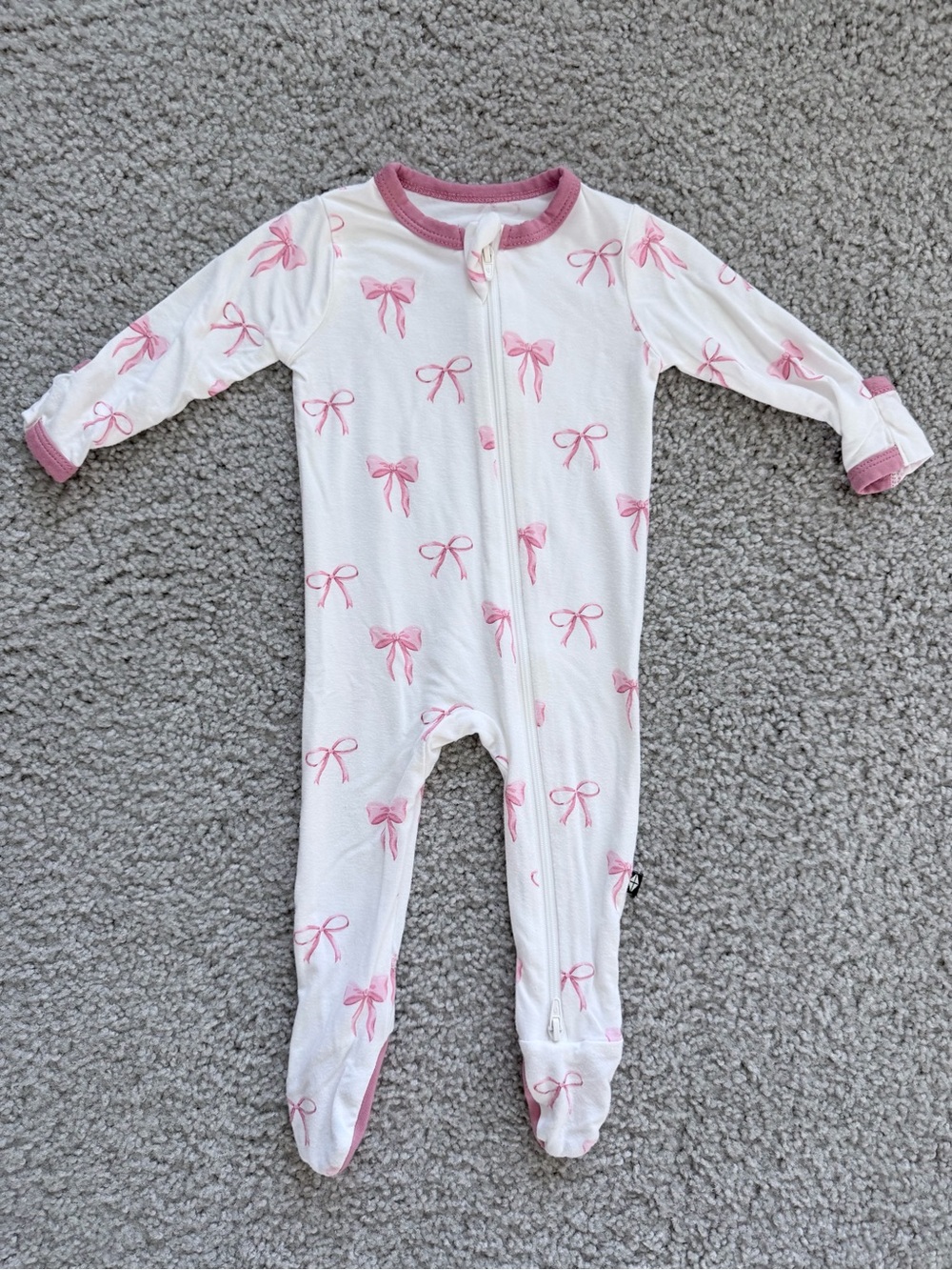 Kyte Baby “Bow” Zipper Footie